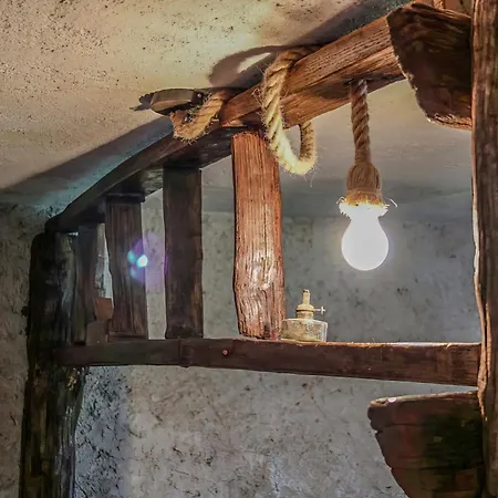 Di Montagna In Pietra - Vakantiehuis Val di Chy