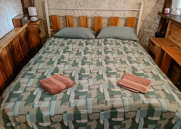 Di Montagna In Pietra - *